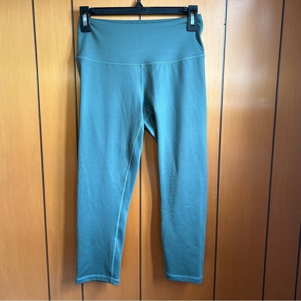 Z by Zella Green Capris Size Small